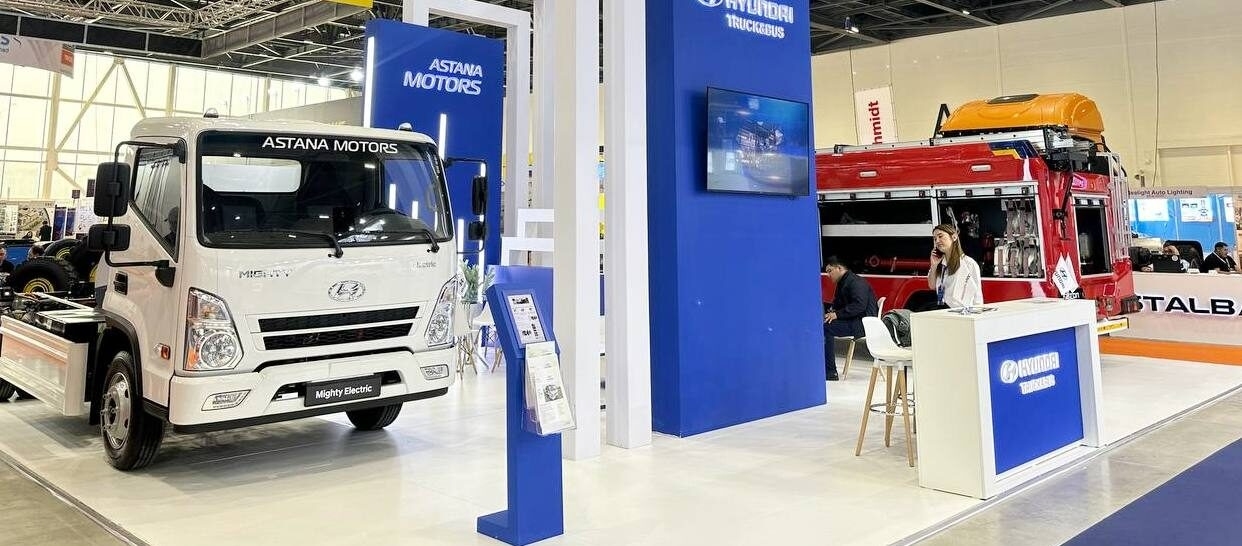 Электрический грузовик Hyundai и пожарную машину Foton представили на выставке в Астане